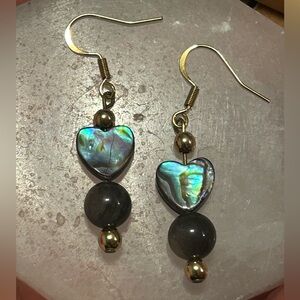 🤍 Handmade heart-shaped abalone + black obsidian + hematite drop earrings ✨